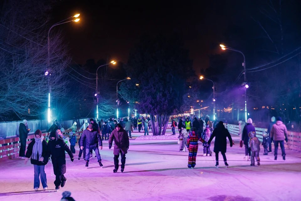 Погода некатальная: в Челябинске 23 января прекратили работу катки