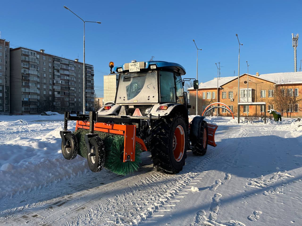 В Копейске продолжаются работы по содержанию дорог в зимний период В Копейске продолжаются работы по содержанию дорог в зимний период