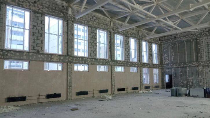 Школу на 1100 мест в Парковом подготовили к внутренней отделке Школу на 1100 мест в Парковом подготовили к внутренней отделке