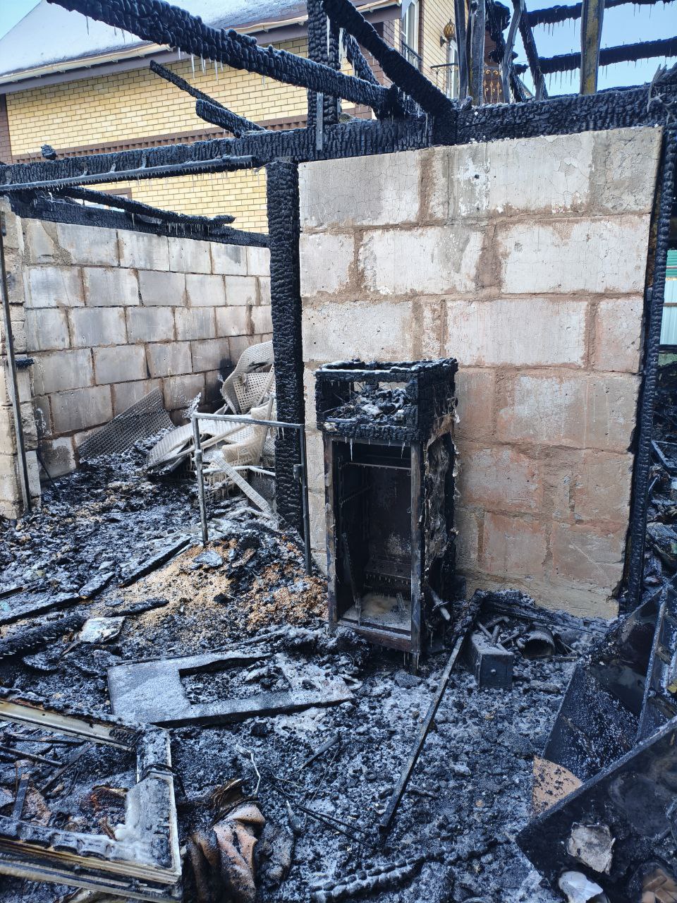 «Они для чего-то выжили»: фермер из Кыштыма потерял все, кроме надежды «Они для чего-то выжили»: фермер из Кыштыма потерял все, кроме надежды