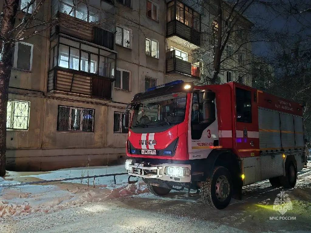 Пожар в Челябинске: пострадали годовалая девочка и подросток