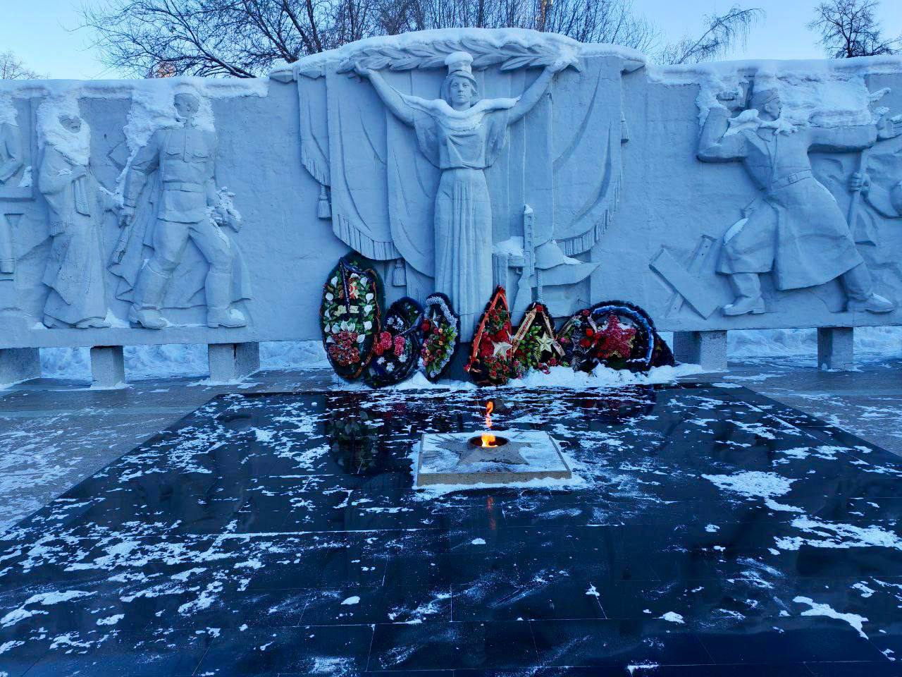 Прокуратура Ленинского района г. Челябинска приняла участие в возложении цветов, посвященном Дню снятия фашистской блокады Ленинграда советскими войсками Прокуратура Ленинского района г. Челябинска приняла участие в возложении цветов, посвященном Дню снятия фашистской блокады Ленинграда советскими войсками