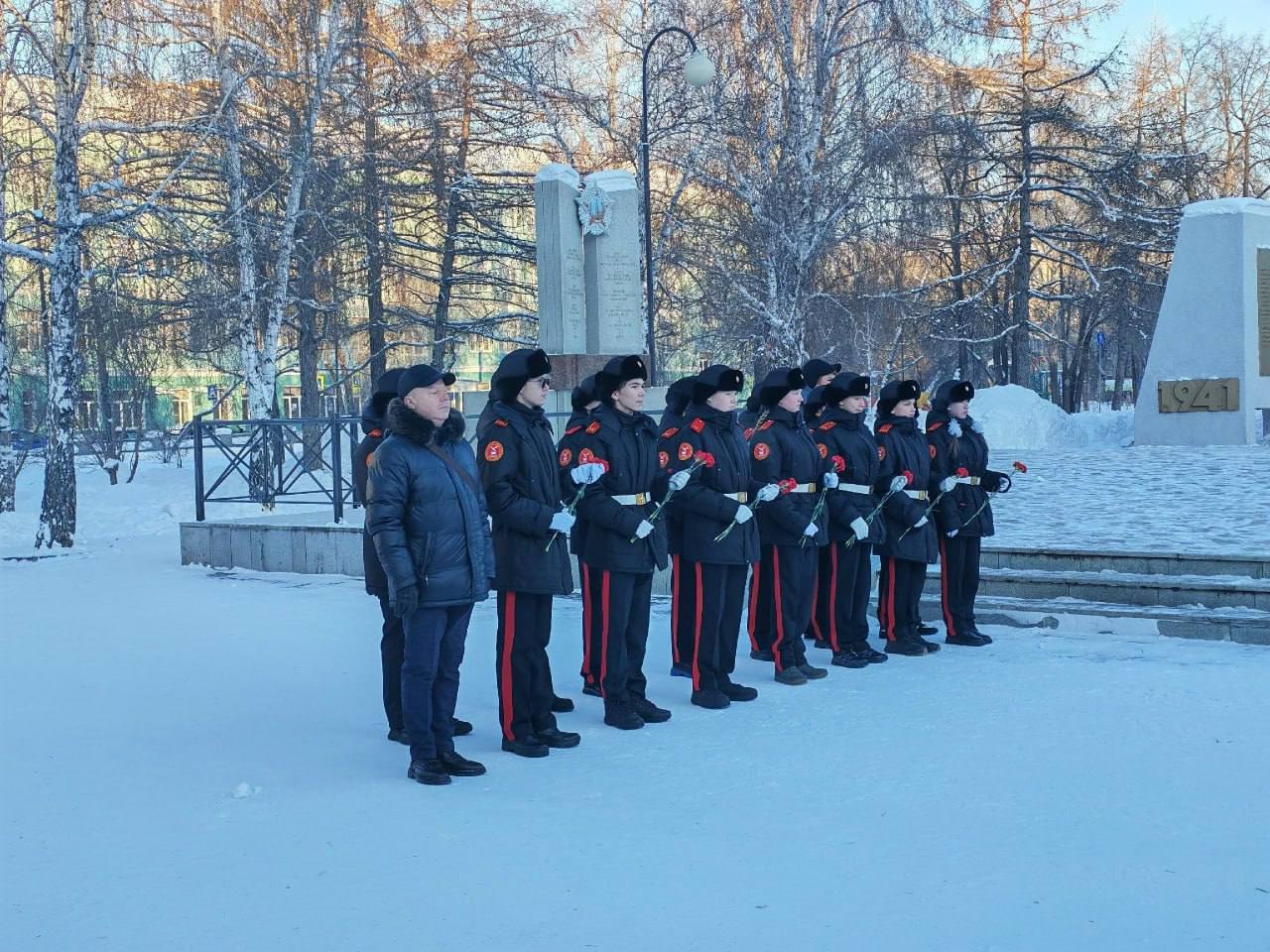 Прокуратура Ленинского района г. Челябинска приняла участие в возложении цветов, посвященном Дню снятия фашистской блокады Ленинграда советскими войсками Прокуратура Ленинского района г. Челябинска приняла участие в возложении цветов, посвященном Дню снятия фашистской блокады Ленинграда советскими войсками