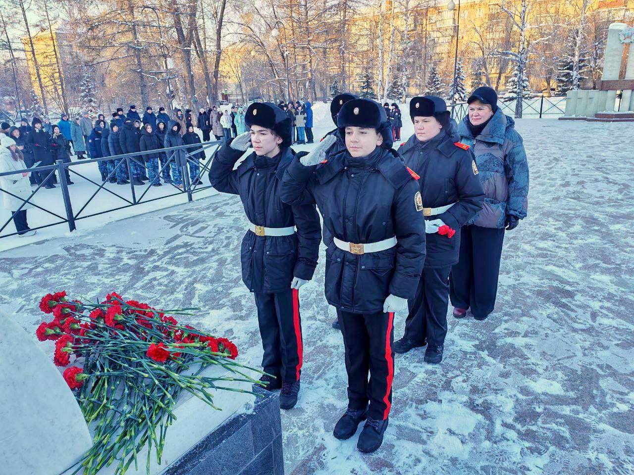 Прокуратура Ленинского района г. Челябинска приняла участие в возложении цветов, посвященном Дню снятия фашистской блокады Ленинграда советскими войсками Прокуратура Ленинского района г. Челябинска приняла участие в возложении цветов, посвященном Дню снятия фашистской блокады Ленинграда советскими войсками
