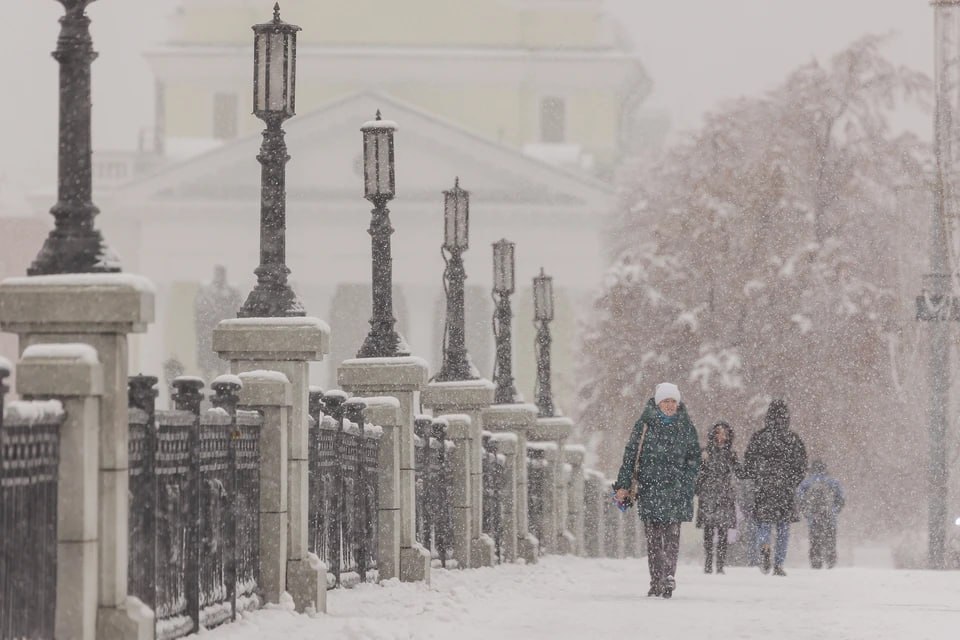 Пока Москва бьет рекорды по количеству осадков, жители Челябинска переживают: придут ли эти снегопады на Южный Урал?