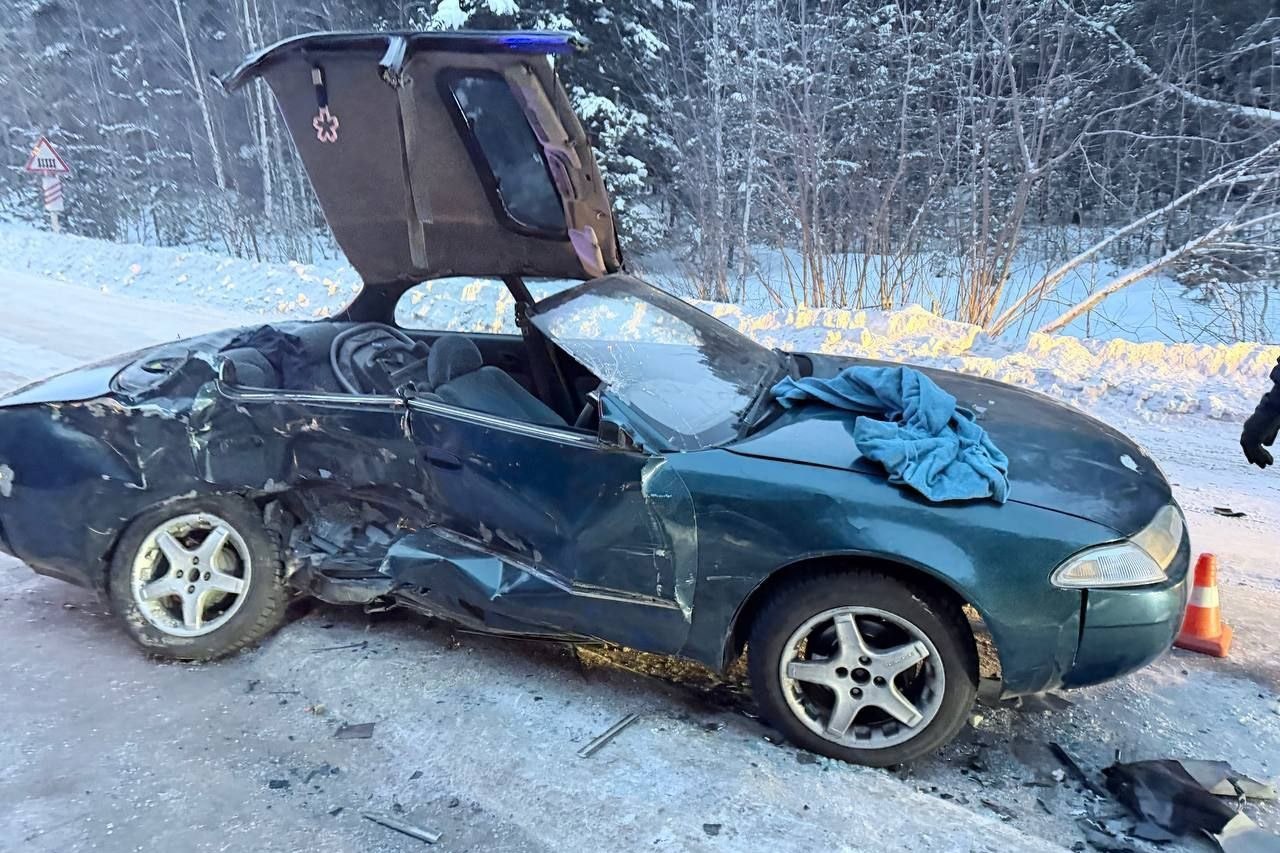 В Челябинской области после ДТП водителя зажало в автомобиле В Челябинской области после ДТП водителя зажало в автомобиле