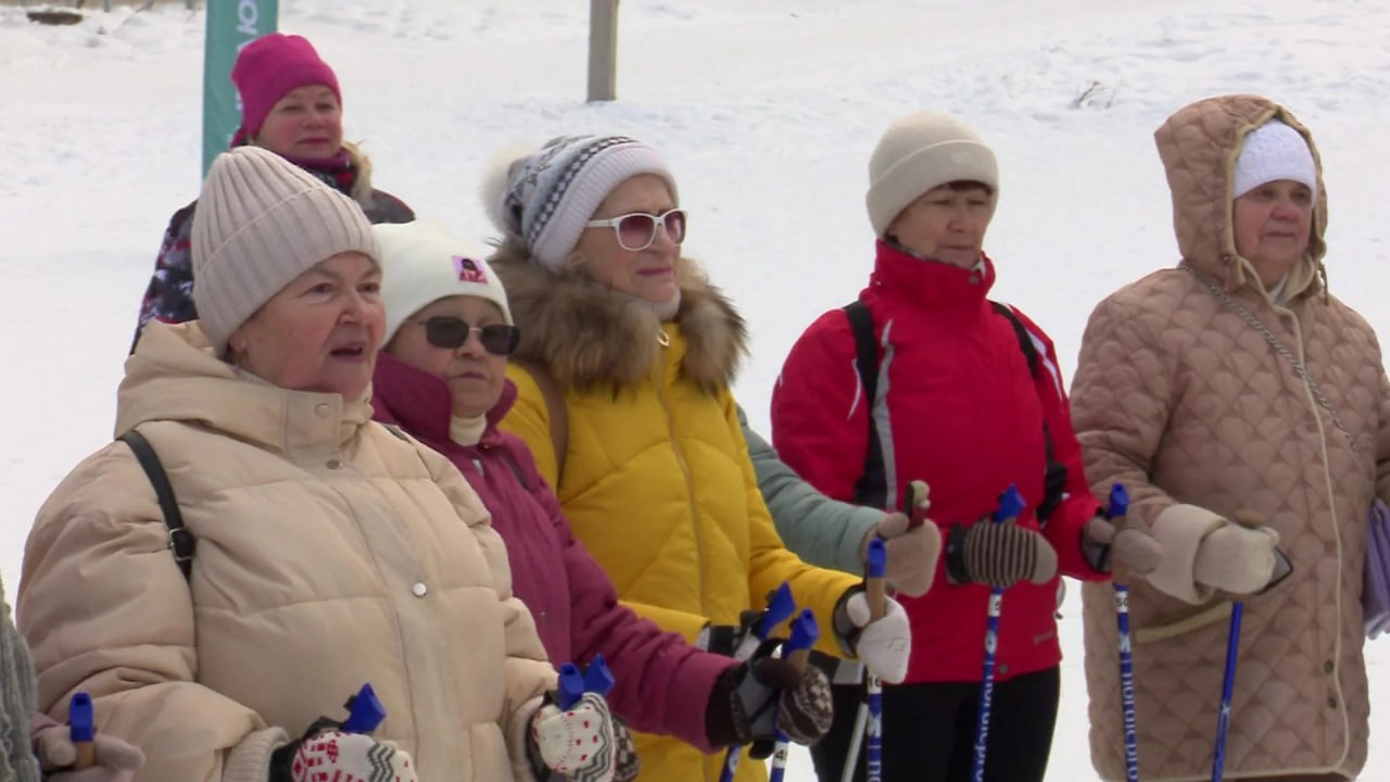 Занятия лыжами и скандинавской ходьбой организовали для пенсионеров Челябинска