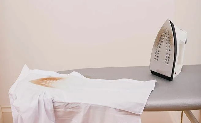 Как сохранить утюг в идеальном состоянии и избежать пятен на одежде