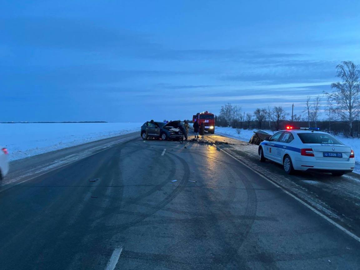 Госавтоинспекция устанавливает обстоятельства ДТП с несколькими пострадавшими