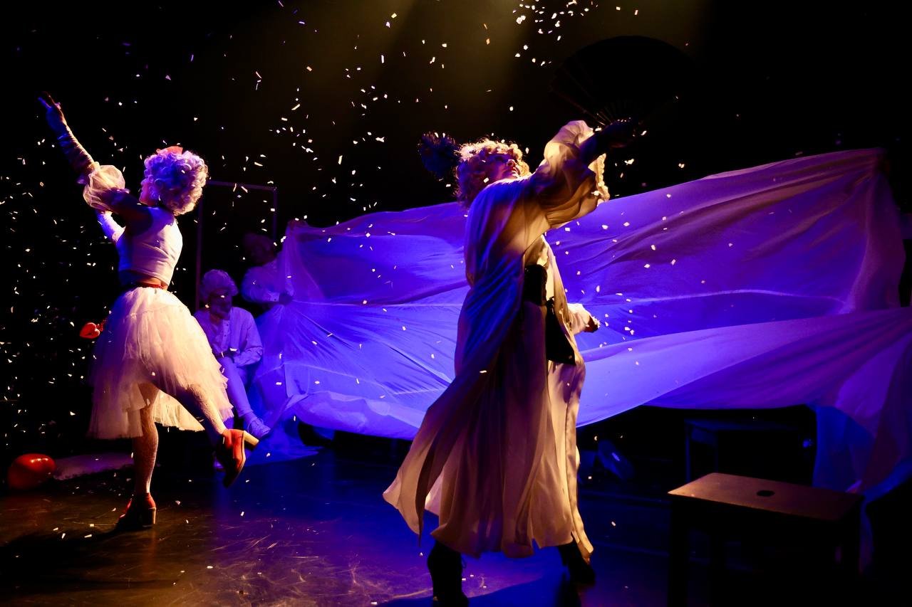 Взрослую сказку по пьесе Карло Гоцци представил челябинцам Камерный театр