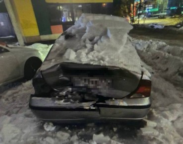 В Челябинске неизвестный на Mazda протаранил три авто и скрылся