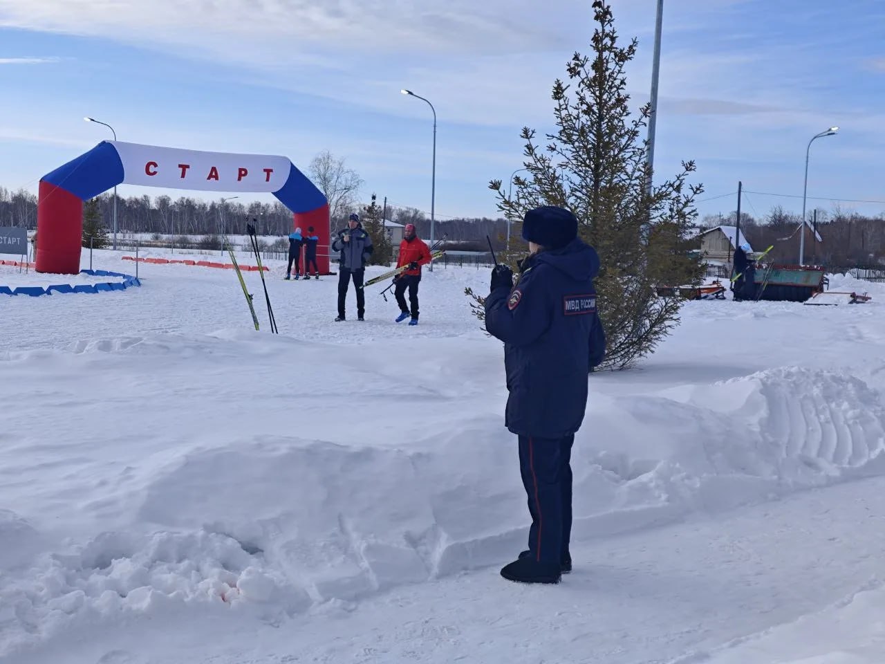 А так по охране порядка работают полицейские и добровольные народные дружины в Кизильском районе, а также в Кыштымском, Троицком, Кусинском и Коркинском округах А так по охране порядка работают полицейские и добровольные народные дружины в Кизильском районе, а также в Кыштымском, Троицком, Кусинском и Коркинском округах