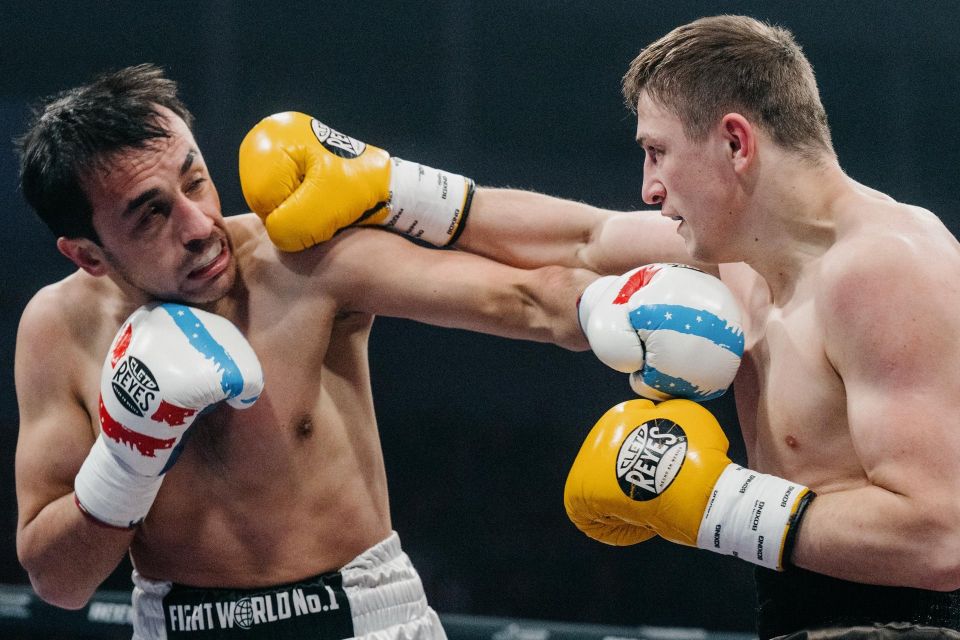 Шесть нокаутов: в Челябинске на вечере профессионального бокса большая часть поединков завершилась досрочно