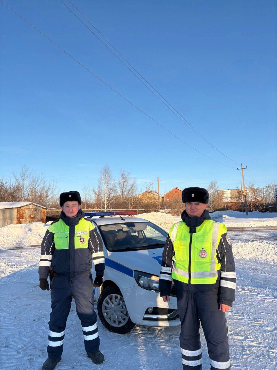 Госавтоинспекторы помогли водителю большегрузного автомобиля на трассе «Южноуральск-Магнитогорск»