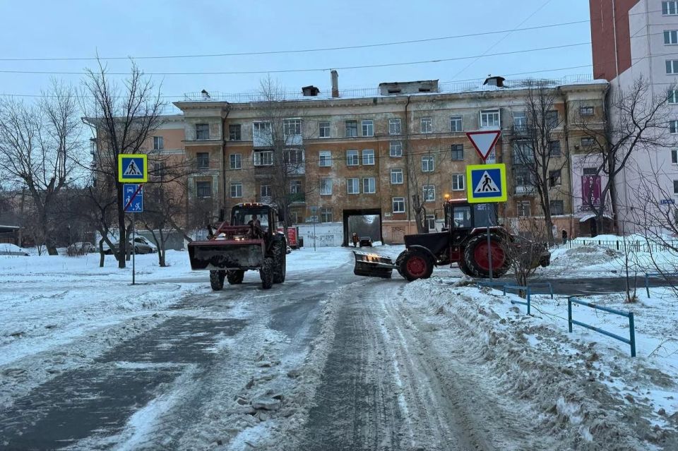 Более 500 рабочих задействовали для уборки снега в Челябинске