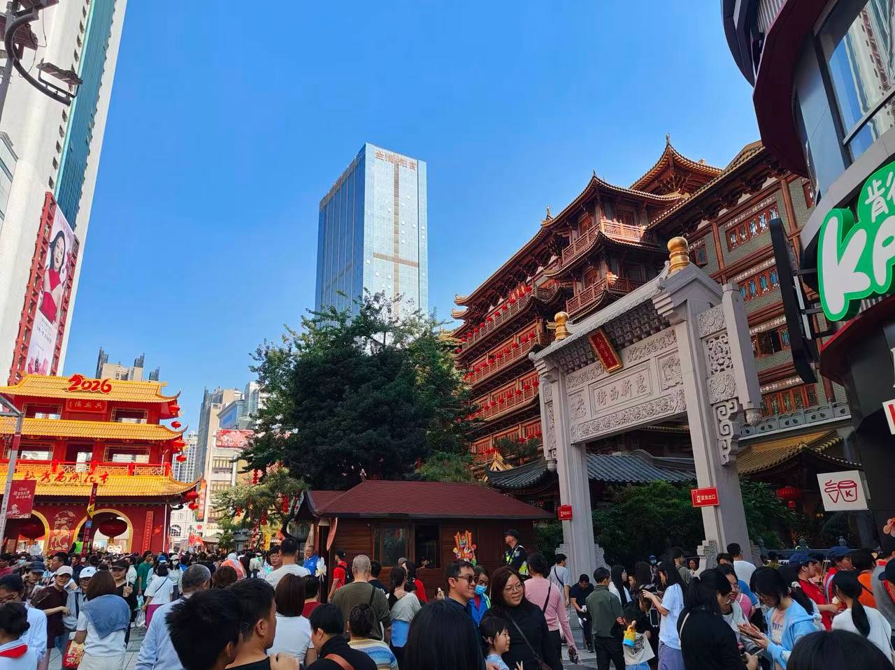 Челябинка поделилась с нами кадрами празднования Года Огненной лошади в Гуанчжоу Челябинка поделилась с нами кадрами празднования Года Огненной лошади в Гуанчжоу