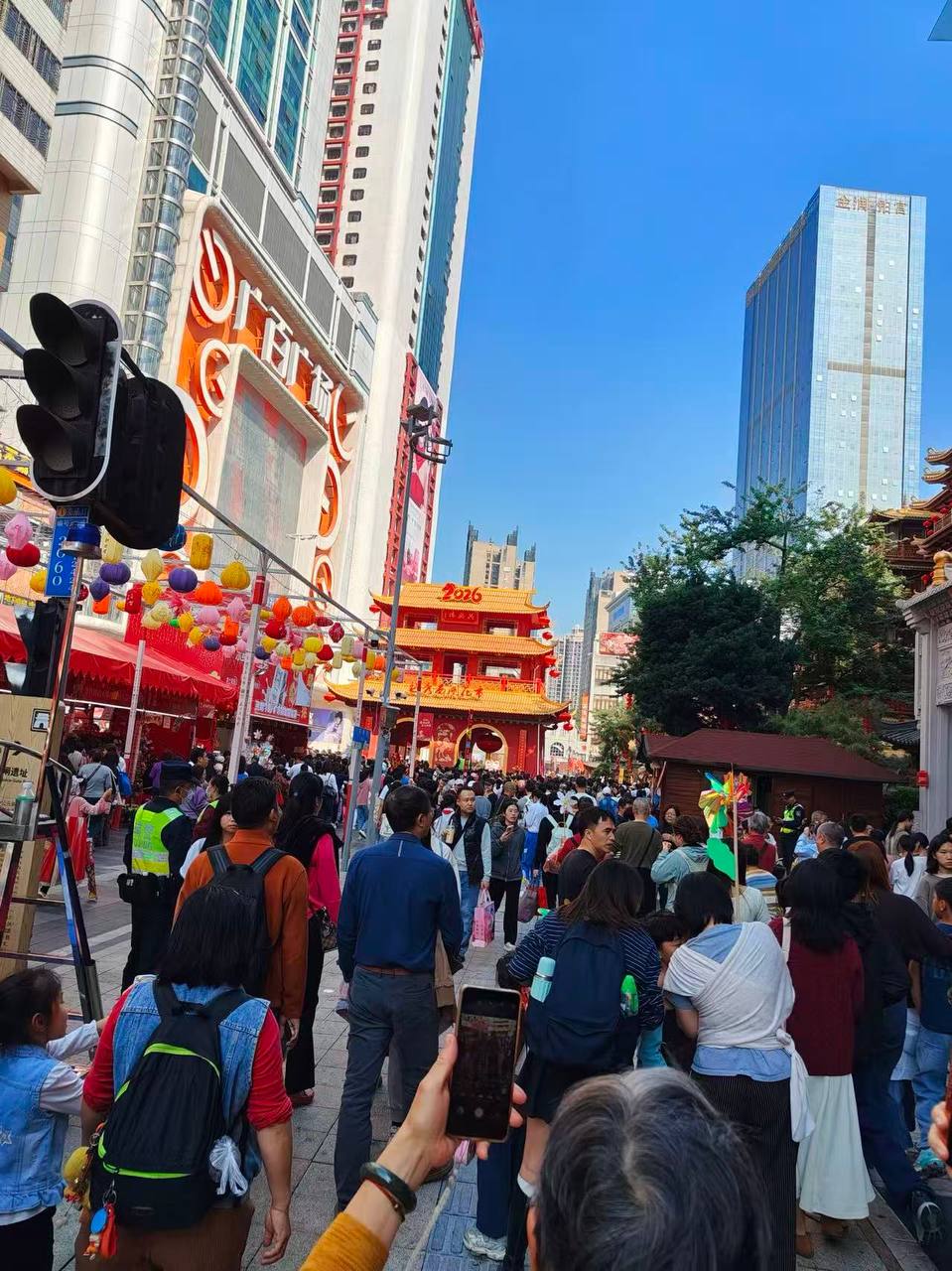 Челябинка поделилась с нами кадрами празднования Года Огненной лошади в Гуанчжоу Челябинка поделилась с нами кадрами празднования Года Огненной лошади в Гуанчжоу