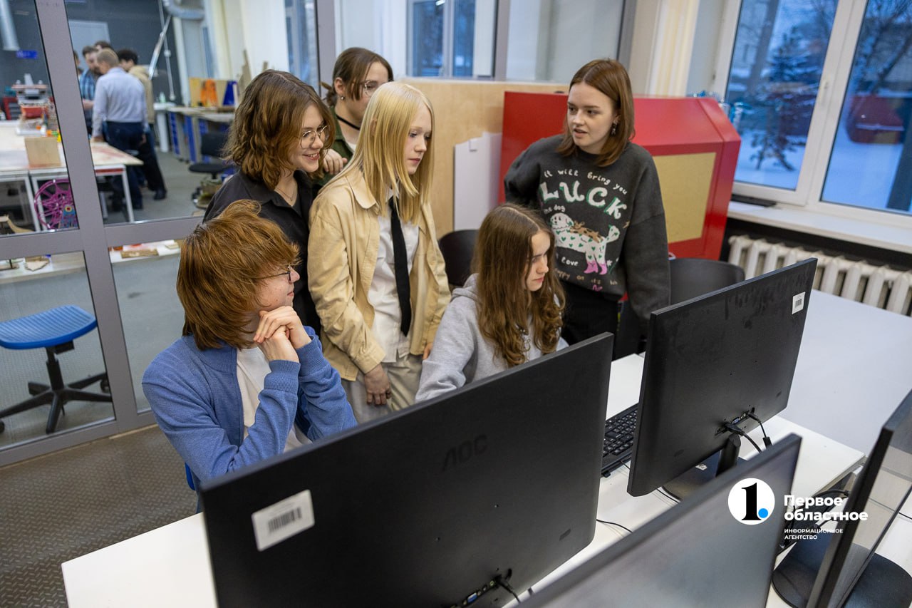 Челябинские школьники собрали для «КОНАРа» копию ледокола «Катерина Великая» Челябинские школьники собрали для «КОНАРа» копию ледокола «Катерина Великая»