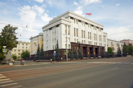 Южноуральские флаг и герб предлагается разрешить размещать на сувенирной продукции