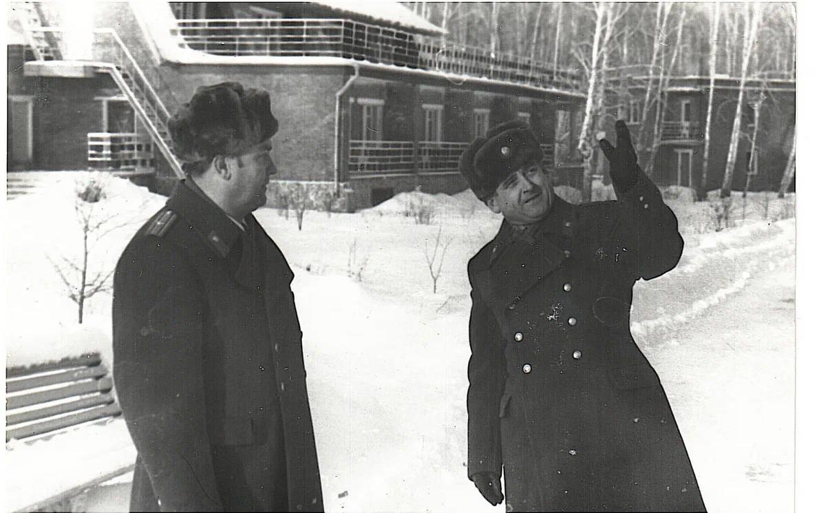 90-летний юбилей отмечает легендарный начальник ГАИ Челябинской области Артур Дель 90-летний юбилей отмечает легендарный начальник ГАИ Челябинской области Артур Дель