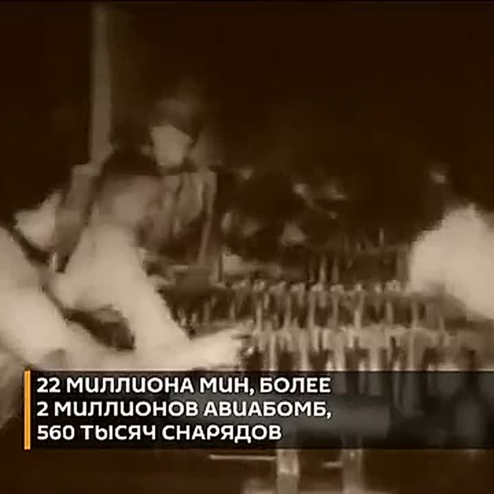 От Советского Информбюро: "25 февраля 1942 года трудящиеся Узбекистана ко дню 24-й годовщины Красной Армии отправили бойцам, командирам и политработникам 140 вагонов подарков"