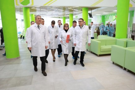 Губернатор Алексей Текслер ознакомился с работой хирургического корпуса Республиканского кардиологического центра в Уфе