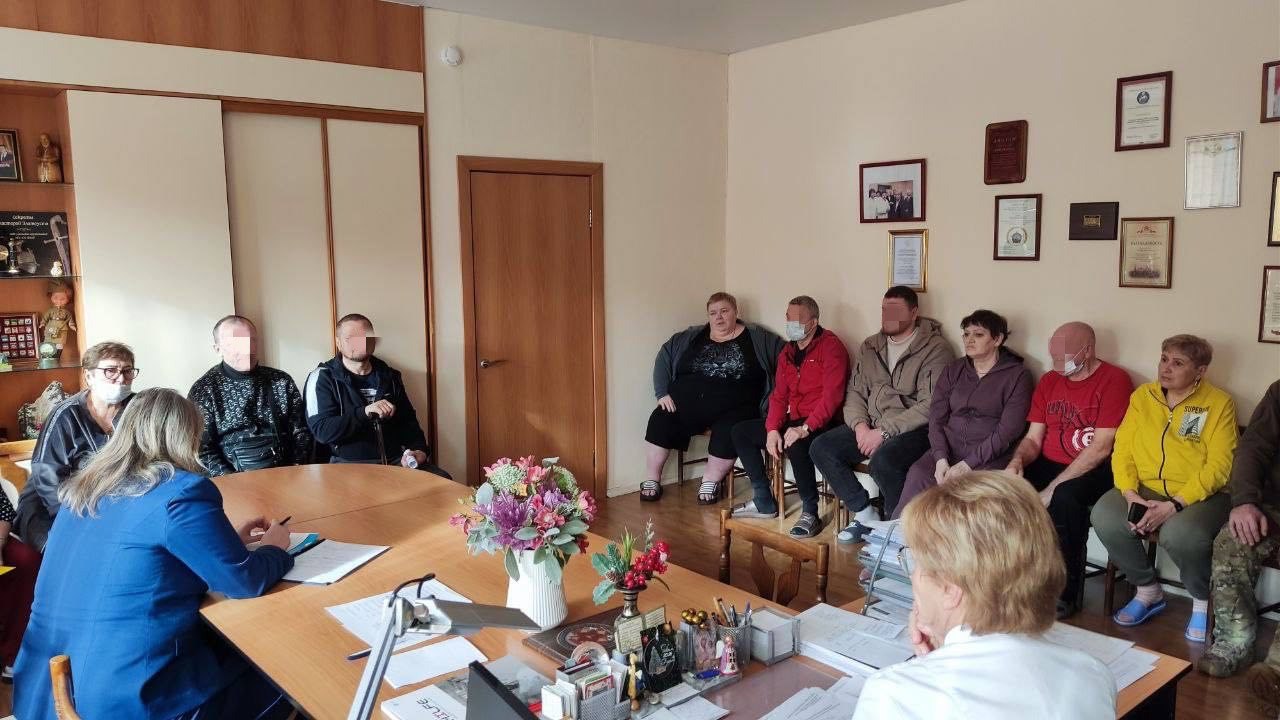 Прокурор Ленинского района г. Челябинска провела личный прием участников спецоперации и членов их семей в Челябинском областном терапевтическом госпитале ветеранов войн