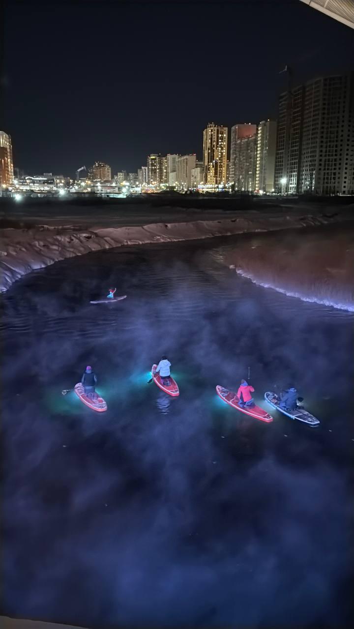 Челябинцы в мороз проложили самый живописный городской маршрут на сапбордах