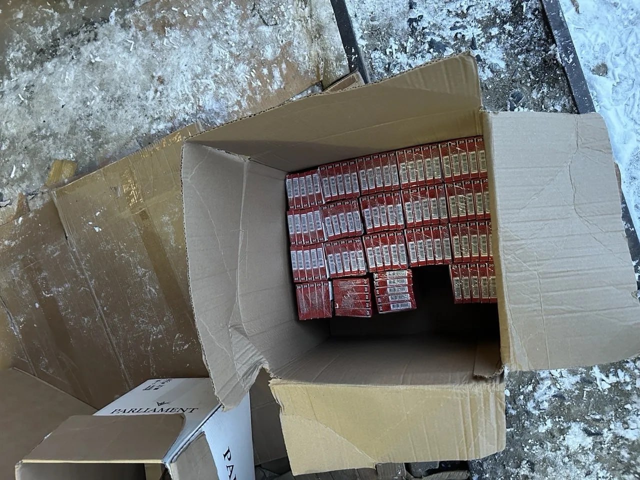 В Златоусте полицейские пресекли незаконный оборот немаркированной табачной продукции на сумму более 1,1 миллиона рублей В Златоусте полицейские пресекли незаконный оборот немаркированной табачной продукции на сумму более 1,1 миллиона рублей