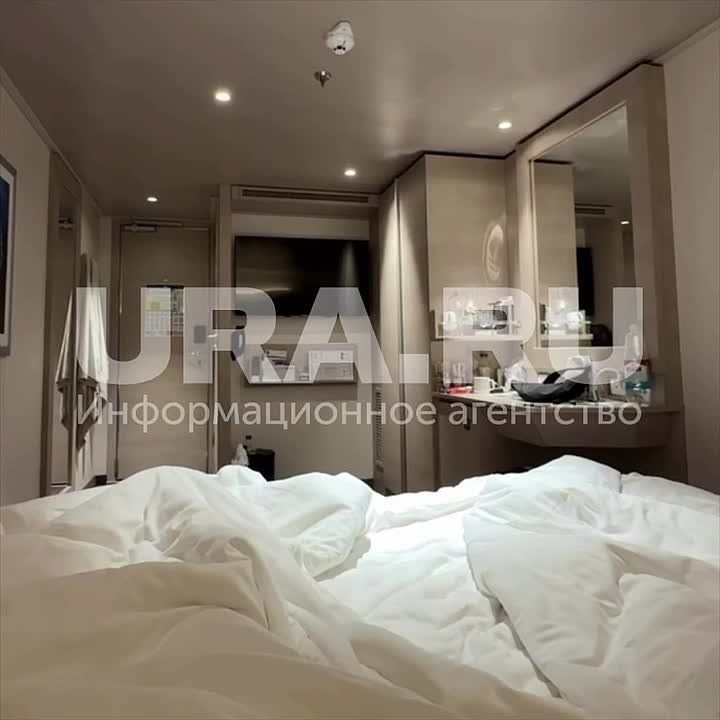 Отпуск не по плану. Туристы из Челябинска оказались на лайнере, застрявшем в порту Дубая