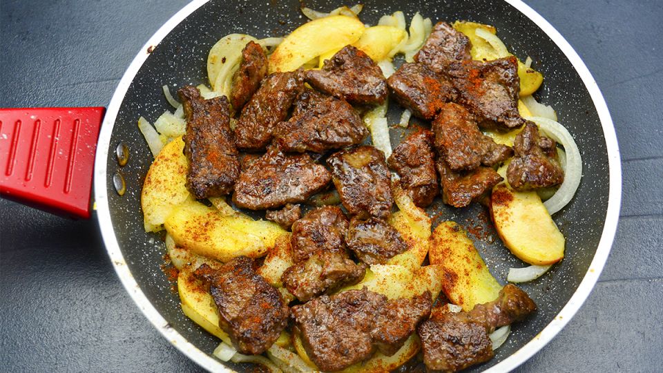 Как приготовить печень с яблоками: простой и оригинальный рецепт