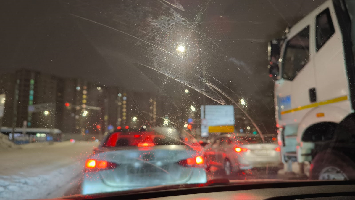 Как справиться с разводами на лобовом стекле: практический опыт