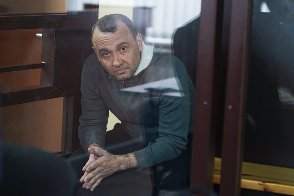 «Может скрыться в Москве»: суд отправил в СИЗО бывшего депутата и бизнесмена по делу о хищении 250 млн у государства