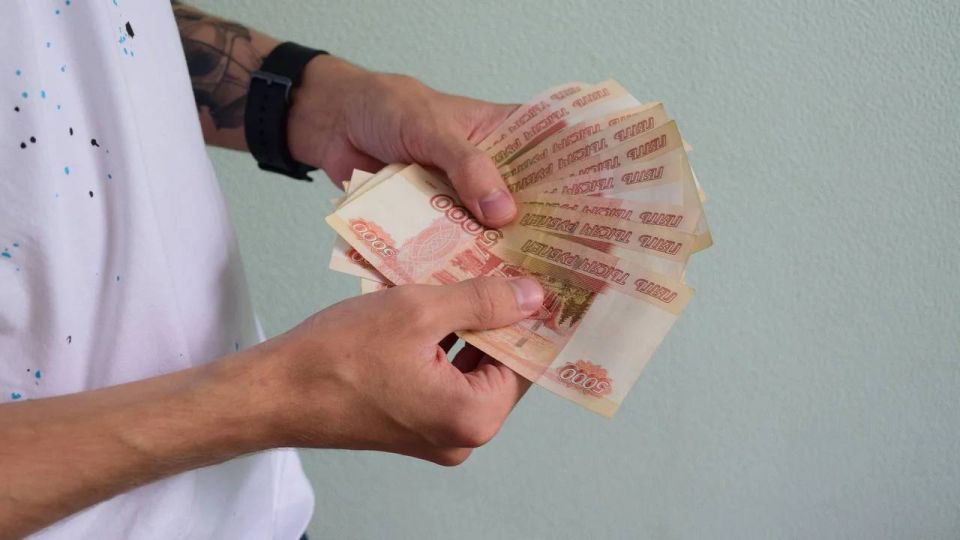 Жители Челябинска рассказали, кому и сколько они готовы давать деньги в долг