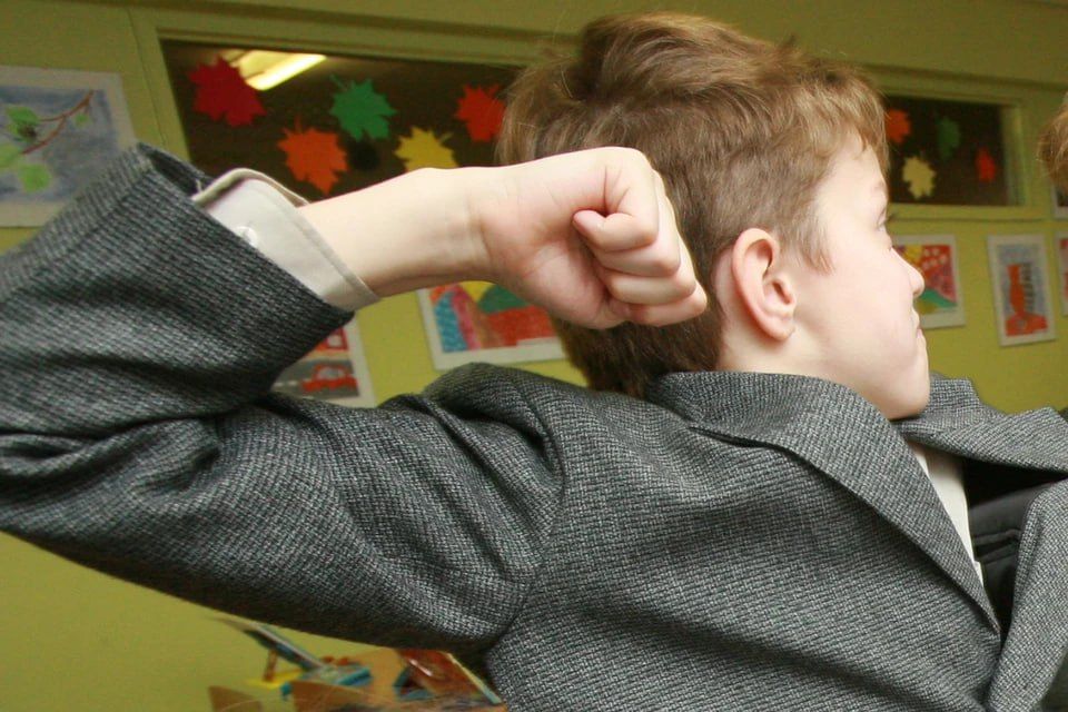 «Я папе пожалуюсь»: в Коркино мужчина помог сыну-шестикласснику побить другого ребенка