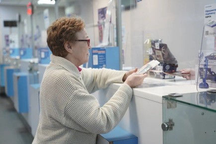 Пришли снять все до копейки: бдительные сотрудники банка спасли накопления пенсионеров от мошенников