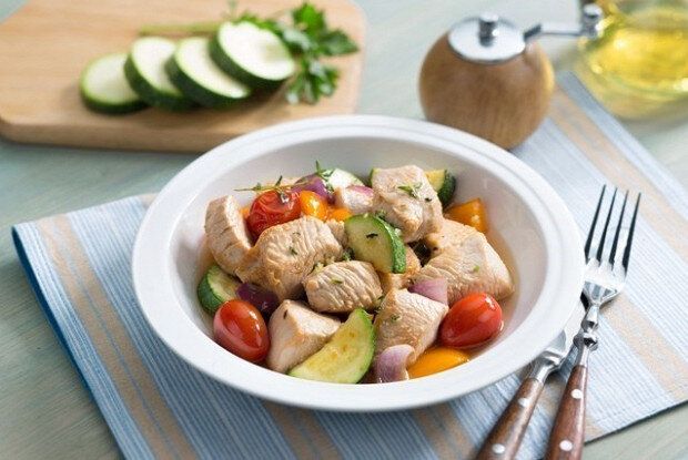 Азу из индейки: незабываемое блюдо с болгарским перцем и белым вином