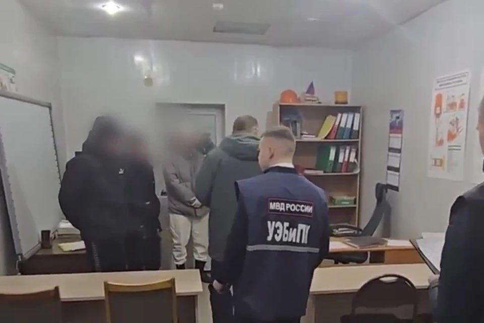 В Копейске полиция задержала директора учебного центра за коммерческий подкуп