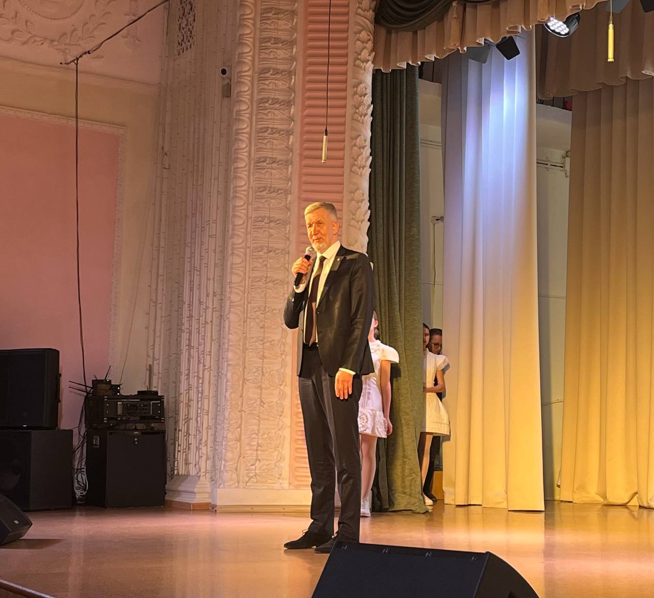 В Копейске состоялся концерт «В лучах весны» В Копейске состоялся концерт «В лучах весны»