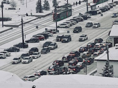 Конец рабочего дня и в Челябинске снова пробки