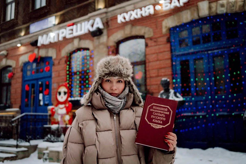 Кто не успел, тот opozdal: какие заведения на челябинской Кировке еще не перестроились под новый закон о защите русского языка