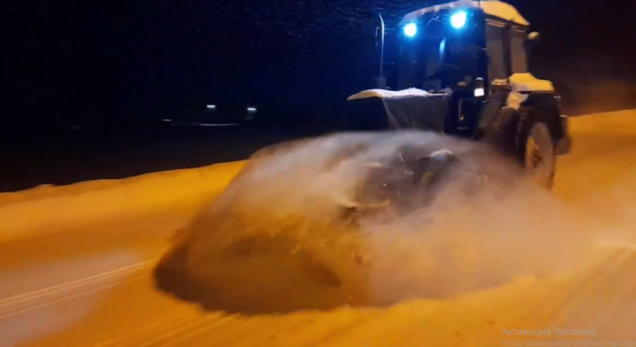 Из-за затяжного снегопада сложные дорожные условия сложились сегодня в Ашинском, Катав-Ивановском, Карталинском и Варненском районах Челябинской области