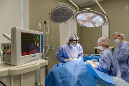 В Челябинске хирурги удалили пациентке 10-килограммовую грудь 22-го размера