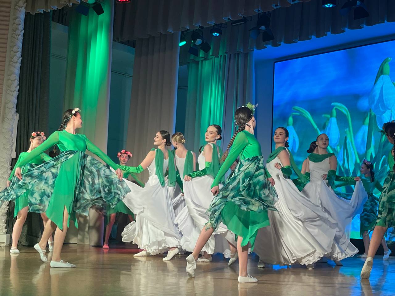 В Копейске состоялся концерт «В лучах весны» В Копейске состоялся концерт «В лучах весны»