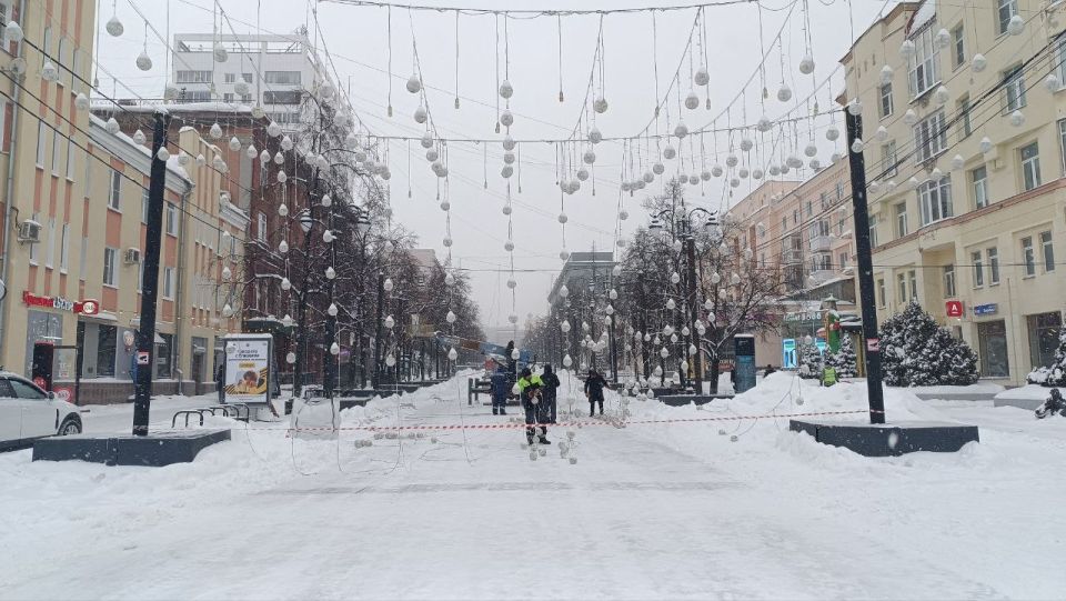 С Кировки убирают потолок на участке от Законодательного собрания до улицы Коммуны