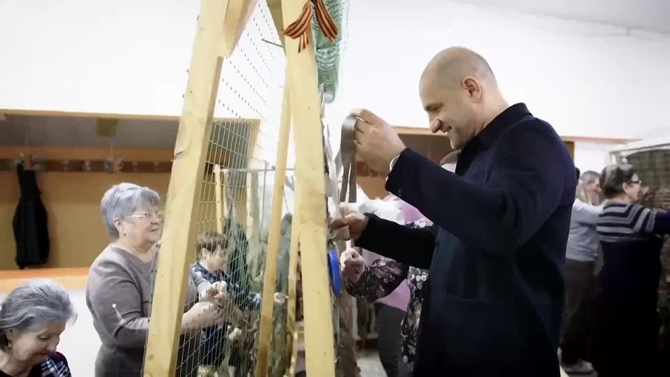 Полпред Артем Жога поздравил жительниц Урала с 8 Марта