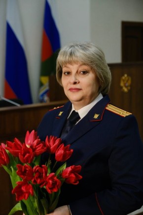 Завершает фотопроект, посвященный Международному женскому дню, — руководитель финансово-экономического отдела СУ СК России по Челябинской области Вера Семенова