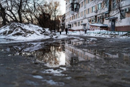 Мокро и грязно: Челябинск тает после рекордных мартовских снегопадов