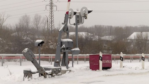 Водителям Челябинска напомнили о правилах переезда железнодорожных путей