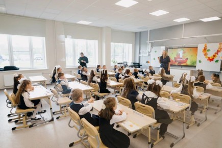 Учителя вынуждены работать на две ставки: в школах Челябинской области не хватает тысячи преподавателей